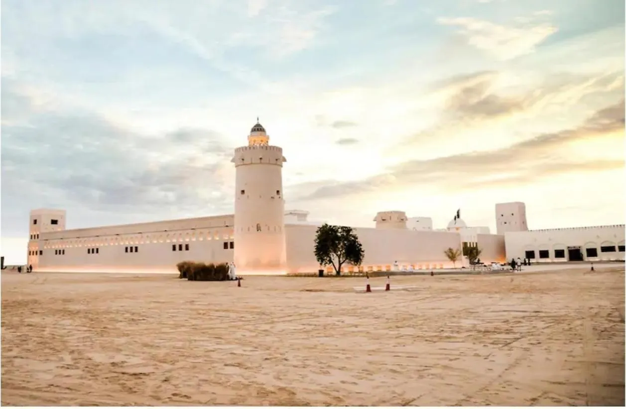 Heart Of Abu Dhabi - Luxury Room 호스텔